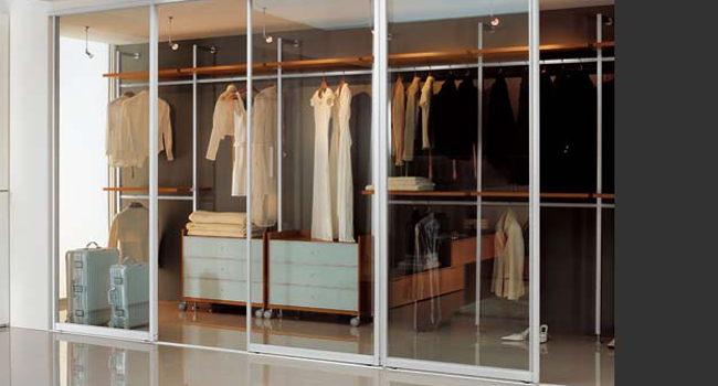 interior design: Walk-in closet with sliding glass door