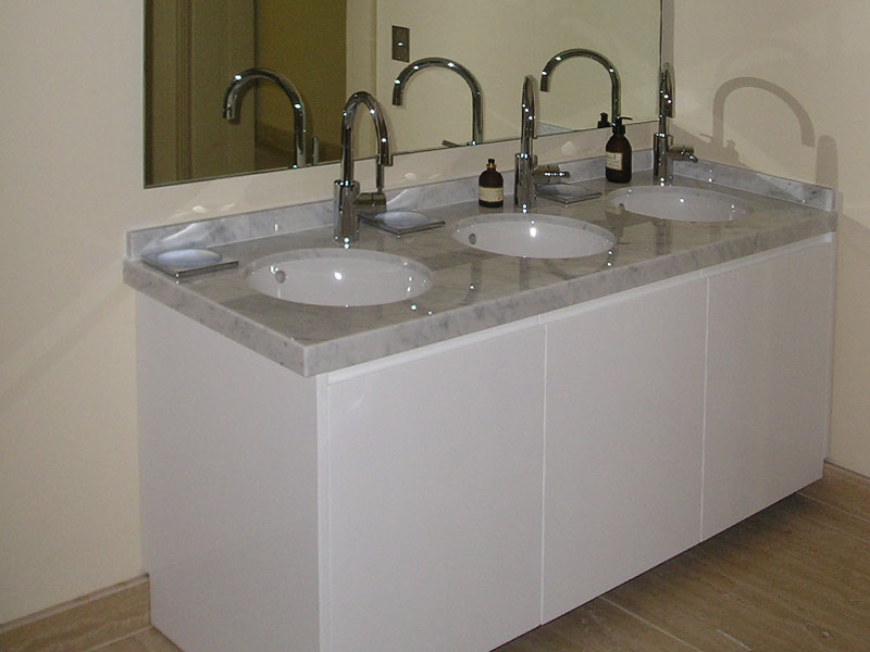 Furnishings of a home on the Costa Azzurra – Bathing area