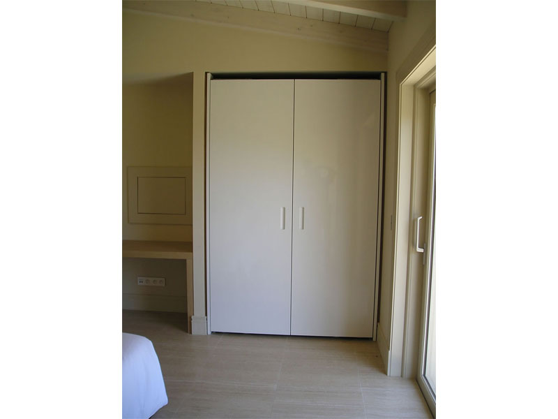 Furnishings of a home on the Costa Azzurra – Wardrobes